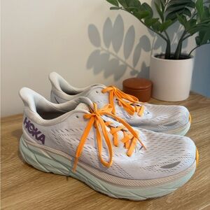 HOKA Clifton 8